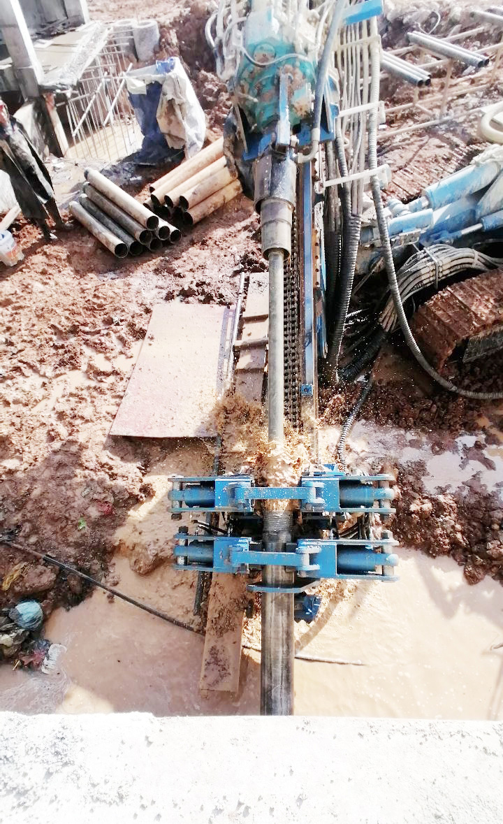 HDL-200C top drive drill head at rocky soil construction site
