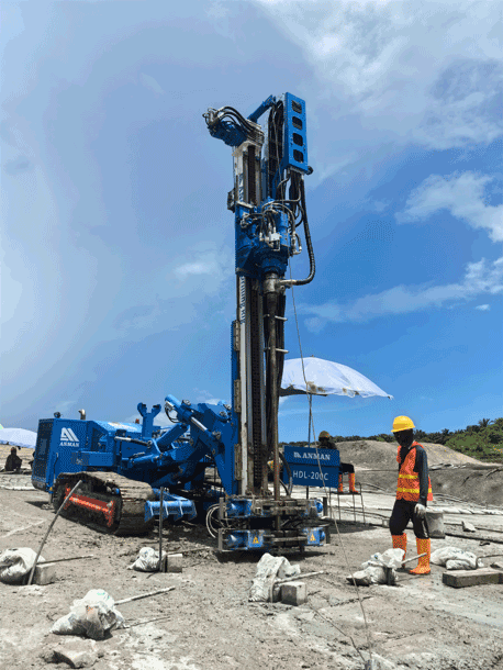 Cement curtain drilling construction with HDL-200C rig