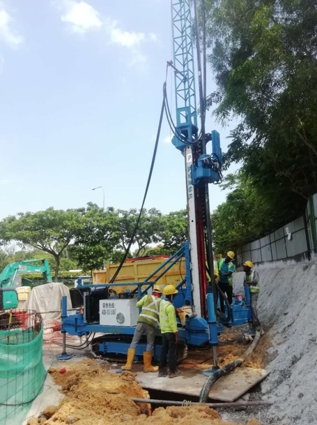 AM-6 crawler rig for reinforcement spray foundation treatment