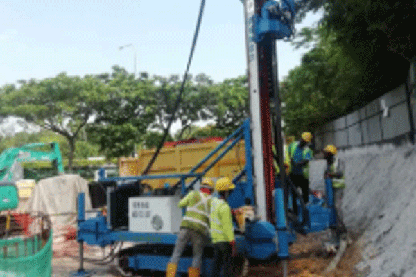 Singapore AM-6 Double-Screw Reinforcement Spray